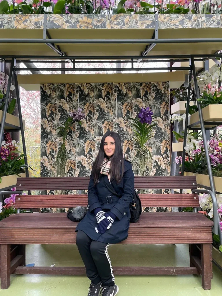 25 Positive Affirmations to Overcome Travel Anxiety for Solo Female Travelers